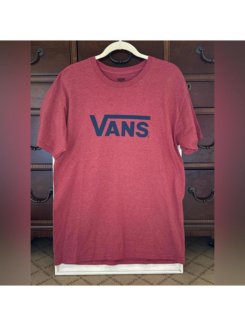 Vans red short sleeve T-shirt with Navy logo L